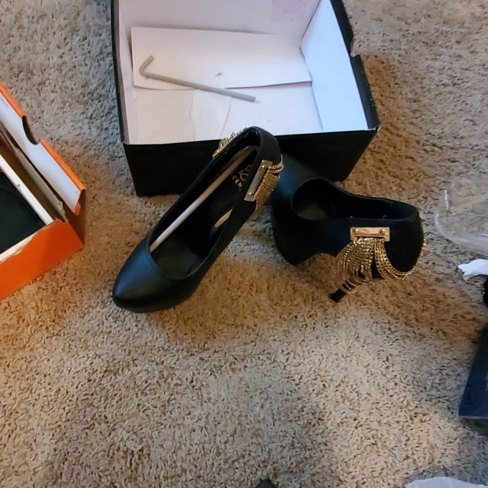 Shoe